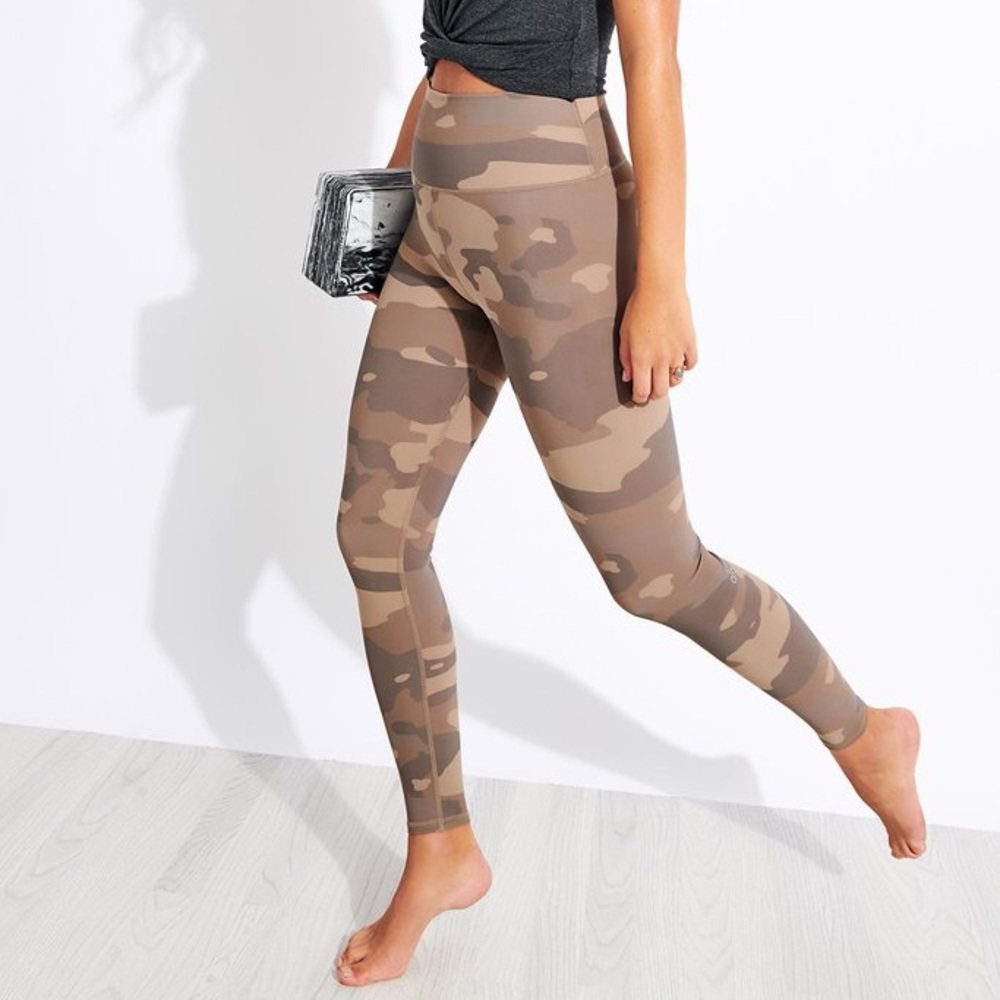 Alo Yoga Camo Leggings